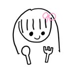 みーなグルメのキャラクター(スプーンとフォークを持った女の子のイラスト)